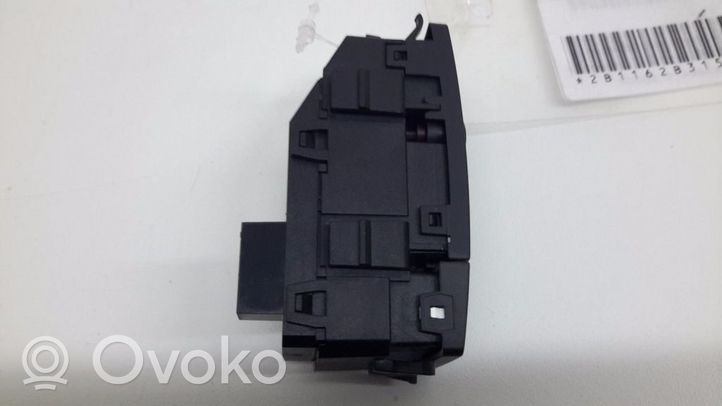 Mercedes-Benz E C207 W207 Botón interruptor de luz de peligro A2079053700