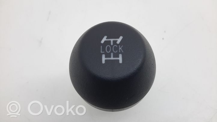 Toyota RAV 4 (XA30) Przełącznik blokady mostu 8472442020