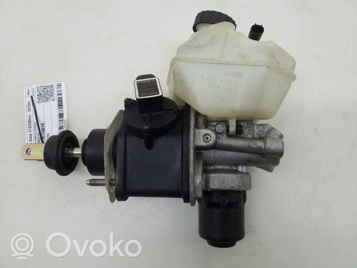 Mercedes-Benz CLS C219 Master brake cylinder A0004300312