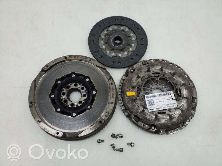 Toyota Corolla Verso AR10 Kit d'embrayage 