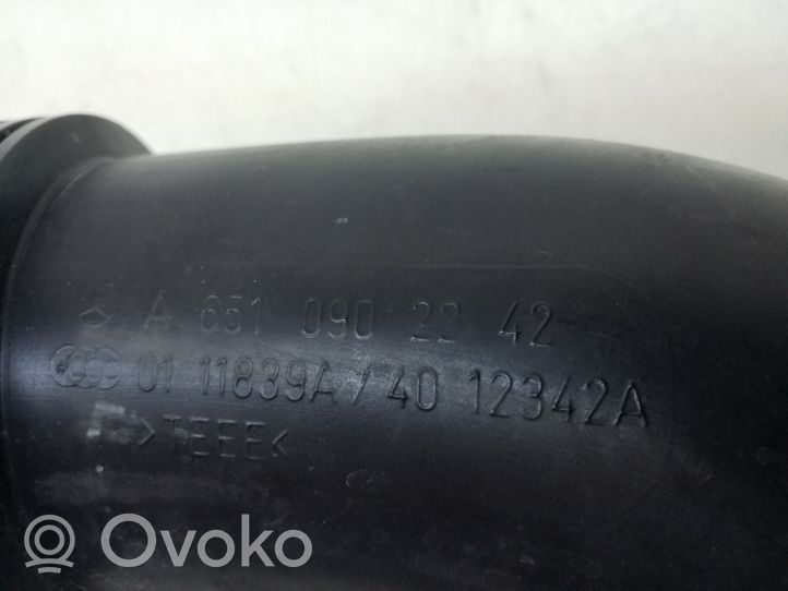 Mercedes-Benz B W246 W242 Ilmanoton kanavan osa A6510902242