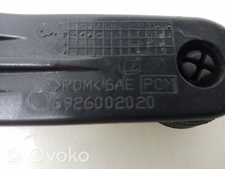 Toyota Yaris Korbka szyby drzwi tylnych 6926002020