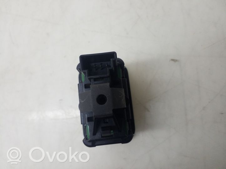 Mercedes-Benz E W212 Tailgate opening switch A2129059200