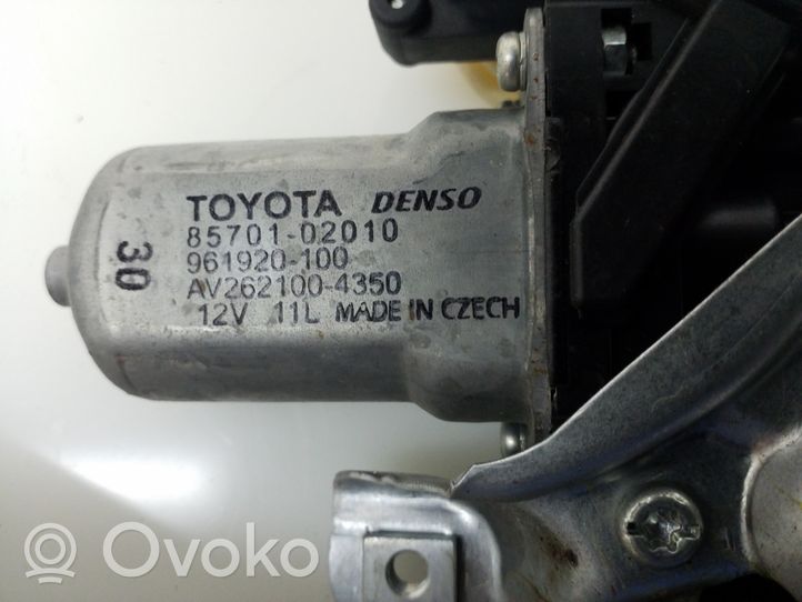 Toyota Avensis T270 Meccanismo di sollevamento del finestrino posteriore senza motorino 8572005060