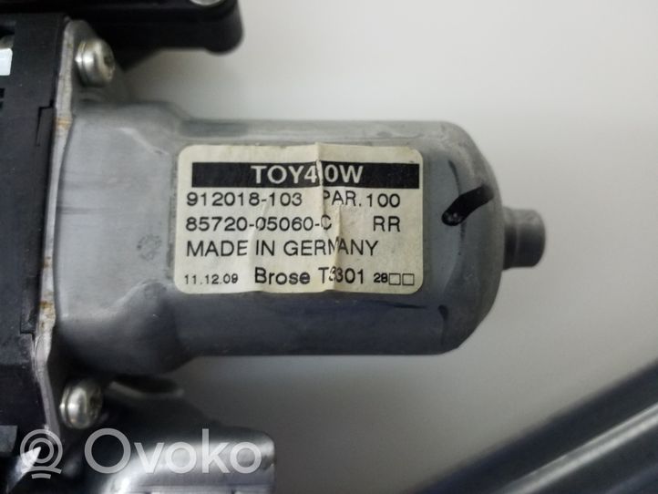 Toyota Avensis T270 Mecanismo para subir la puerta trasera sin motor 8572005060