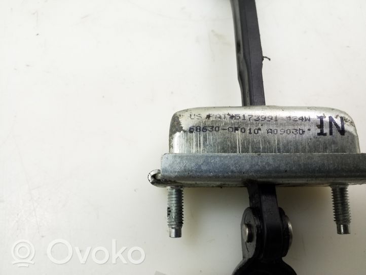 Toyota Verso Takaoven pidätin 686300F010