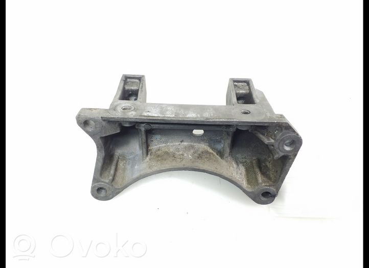 Mercedes-Benz E W211 Supporto di montaggio scatola del cambio A1402421340