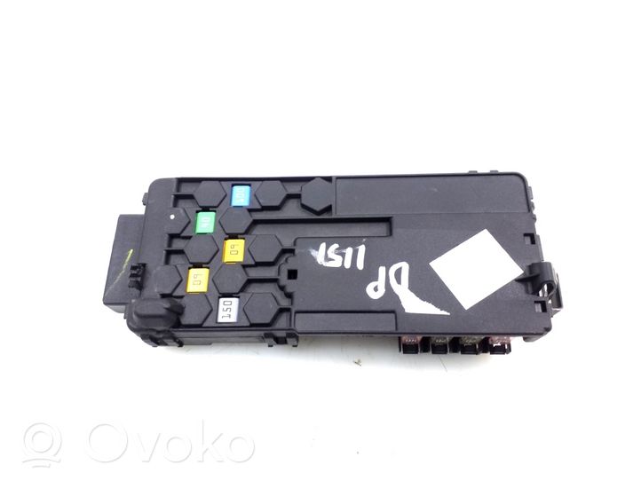 Mercedes-Benz GL X164 Module de fusibles A1645450201