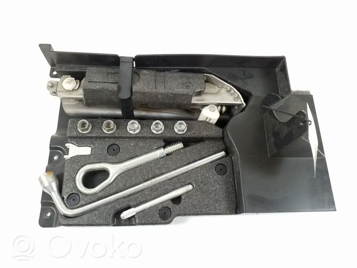 Mercedes-Benz C W203 Kit d’outils A2038900061