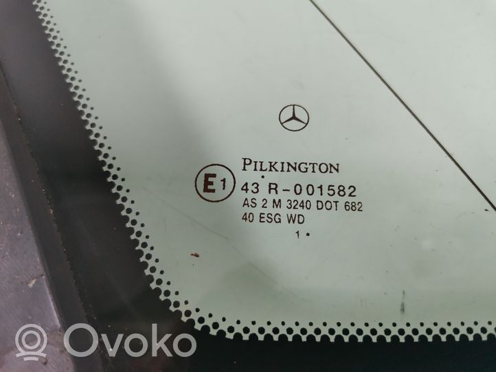 Mercedes-Benz C W203 Takasivuikkuna/-lasi A2036703312