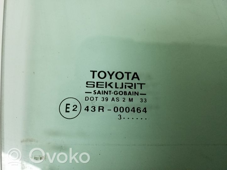 Toyota Corolla E120 E130 Szyba drzwi tylnych 68103-02070