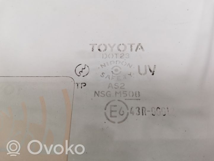 Toyota Camry Etuoven ikkunalasi, neliovinen malli 