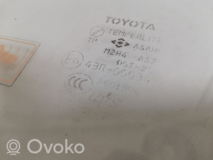 Toyota Prius (XW20) Szyba drzwi przednich 