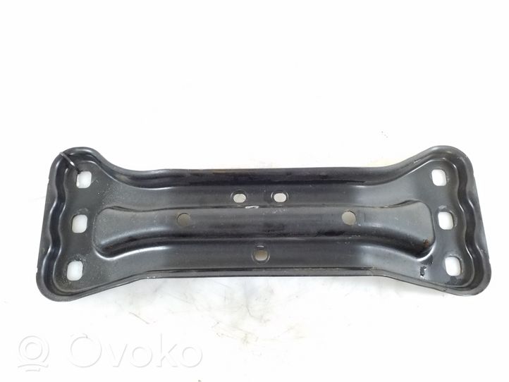 Mercedes-Benz C W204 Engine mounting bracket A2042421001