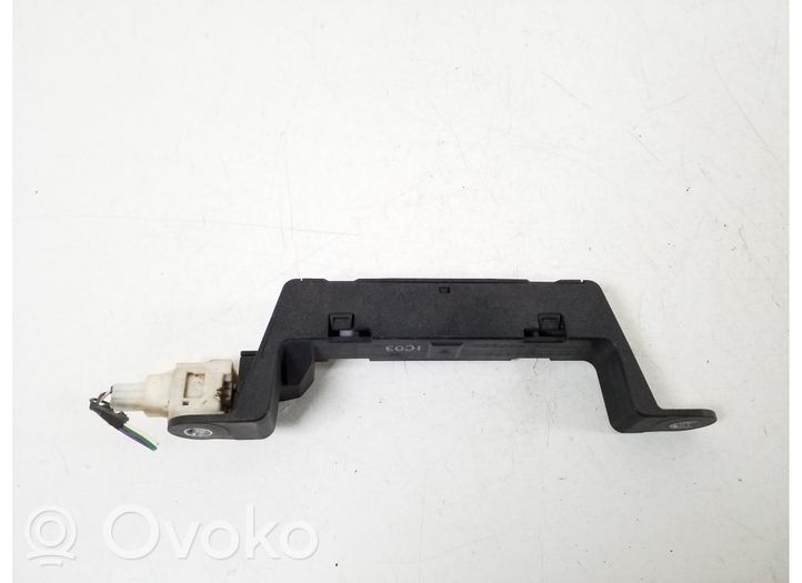 Toyota Avensis T270 GPS-pystyantenni 89997-30070