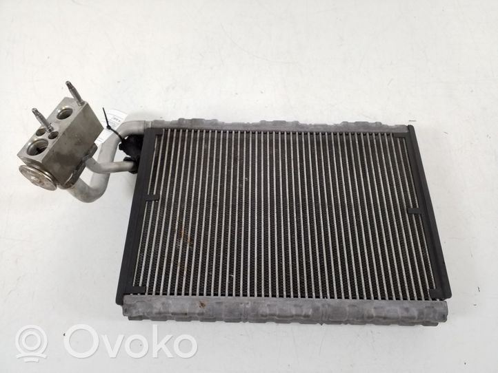 Mercedes-Benz E W212 Gaisa kondicioniera radiators (salonā) A2048300058