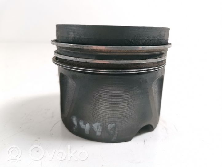 Mercedes-Benz ML W164 Piston avec bielle A6420305517