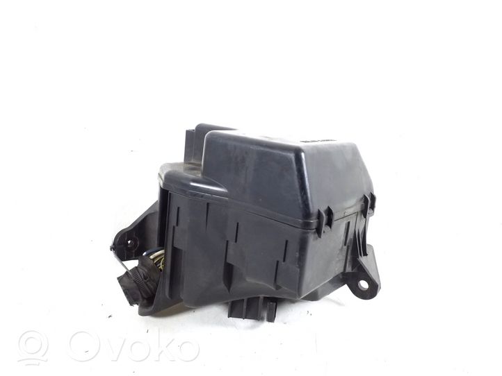 Toyota Avensis Verso Sulakemoduuli 82741-44040