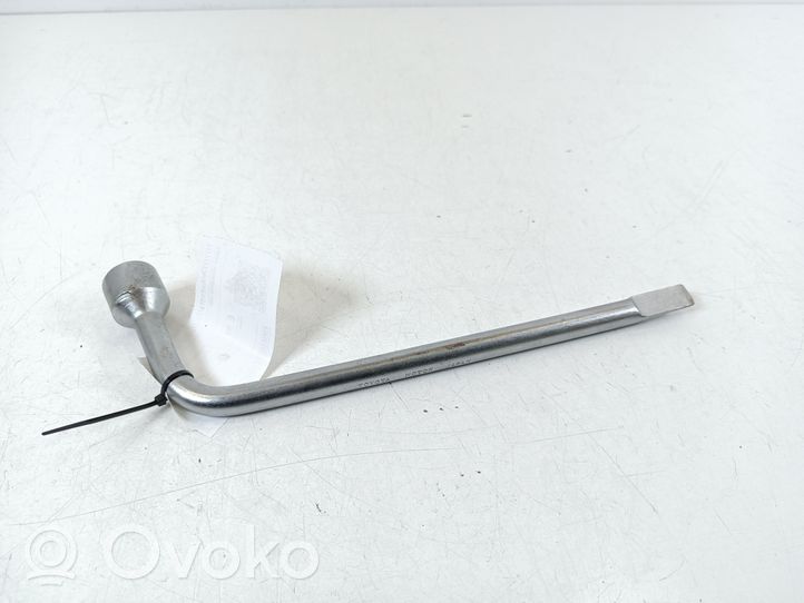 Toyota Avensis T270 Wheel nut wrench 