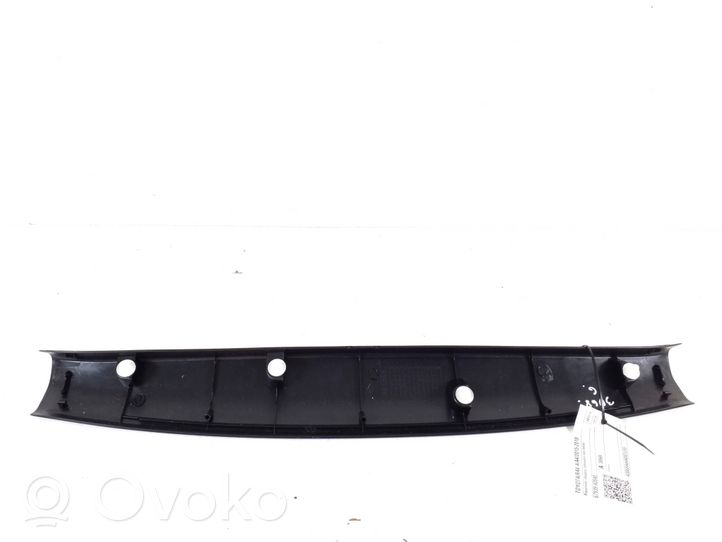 Toyota RAV 4 (XA40) Kita salono detalė 67939-42040