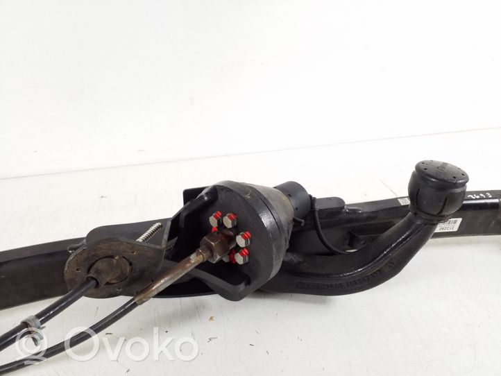 Mercedes-Benz C W204 Hak holowniczy / Komplet A2043101004