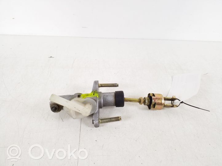 Toyota Corolla E120 E130 Główny cylinder sprzęgła 31420-05020