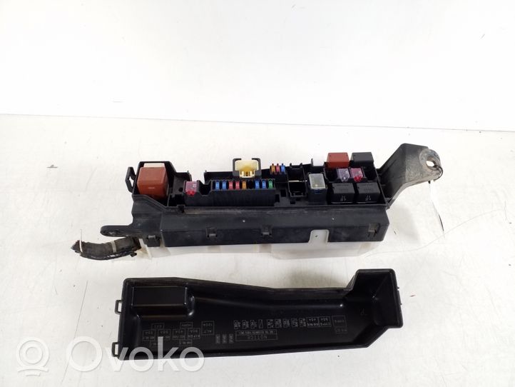 Toyota Corolla E120 E130 Module de fusibles 82741-12020