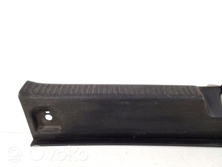 Toyota Corolla E120 E130 Rivestimento di protezione sottoporta del bagagliaio/baule 64716-02050