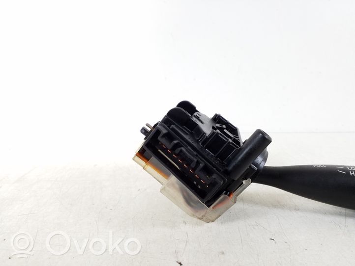 Toyota Corolla E120 E130 Interruptor/palanca de limpiador de luz de giro 84652-02290