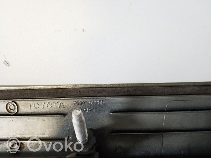 Toyota Auris 150 Rekisterikilven valo 76801-02250