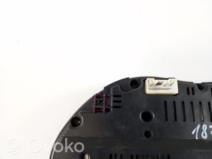 Toyota Avensis T250 Speedometer (instrument cluster) 83800-05641