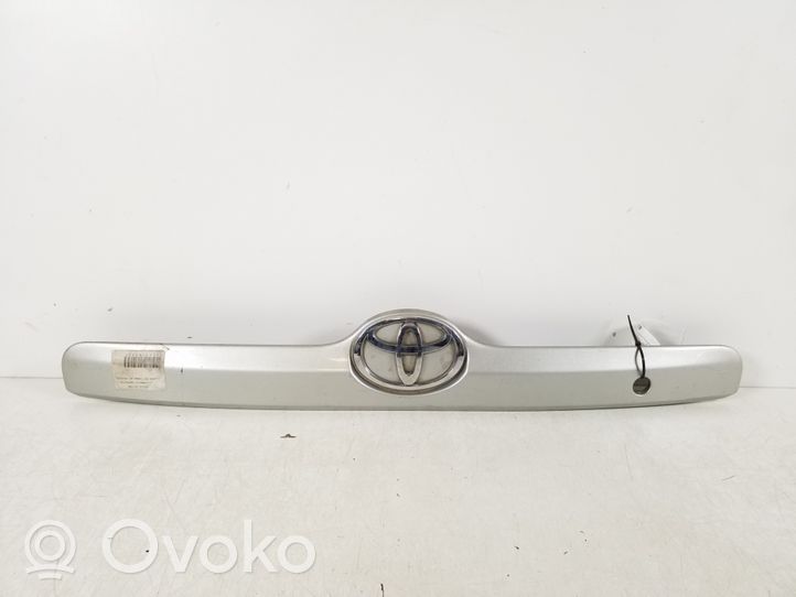 Toyota Matrix (E130) Éclairage de plaque d'immatriculation 76801-02130