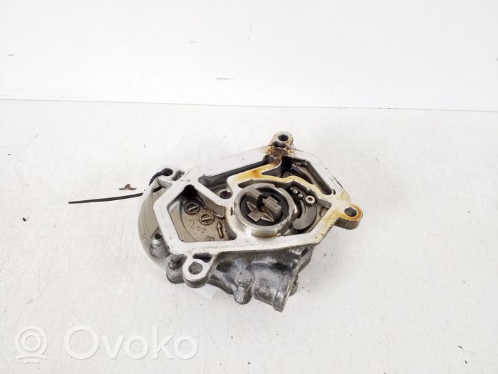 Mercedes-Benz C W205 Vacuum pump A2701801001