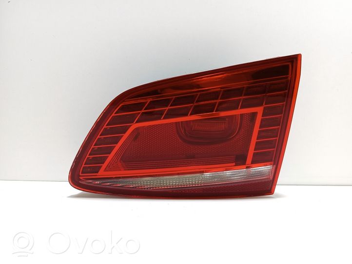 Volkswagen PASSAT B7 Lampy tylnej klapy bagażnika 3AF945308F