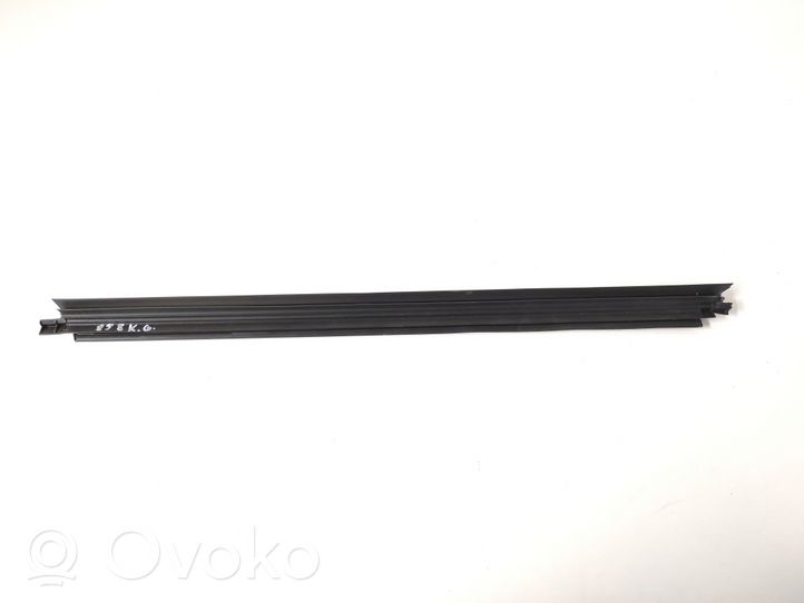 Mercedes-Benz GLS X166 Rear door card trim A1667352300