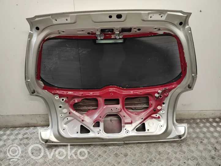 Toyota Auris 150 Galinis dangtis (bagažinės) 67005-02110