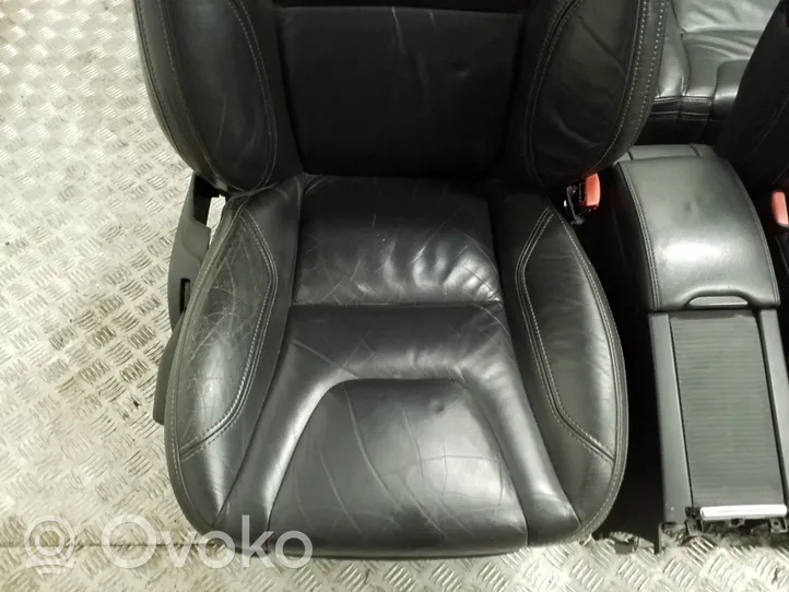 Volvo S60 Комплект салона komplektas 