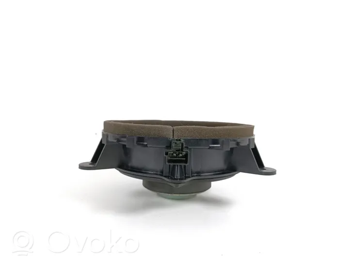 Volvo S60 Garsiakalbis (-iai) galinėse duryse 30657445