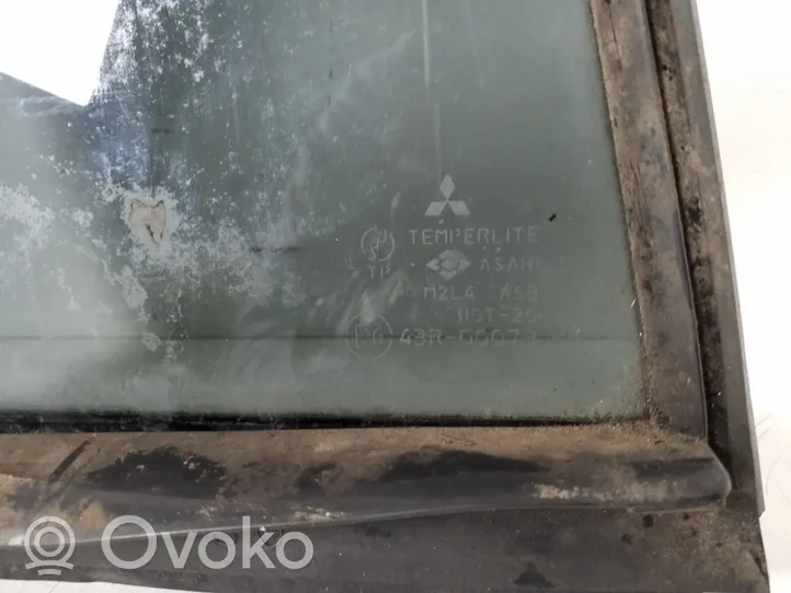 Mitsubishi Pajero Takakulmaikkunan ikkunalasi 