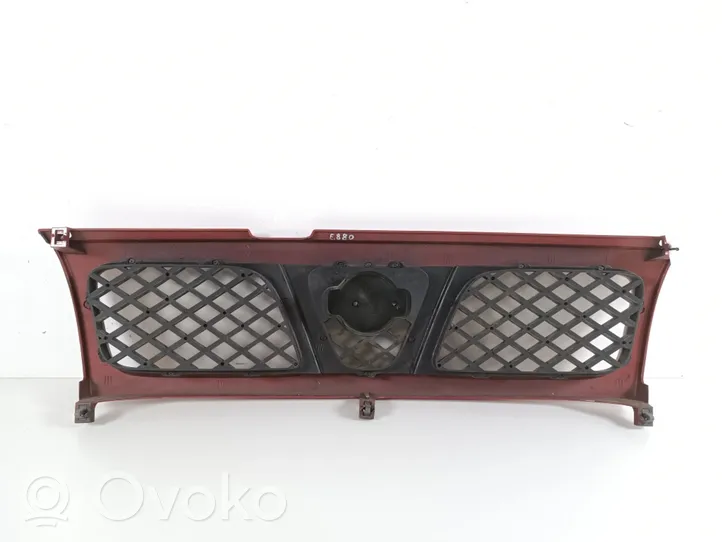 Nissan Terrano Atrapa chłodnicy / Grill 623107FXXX