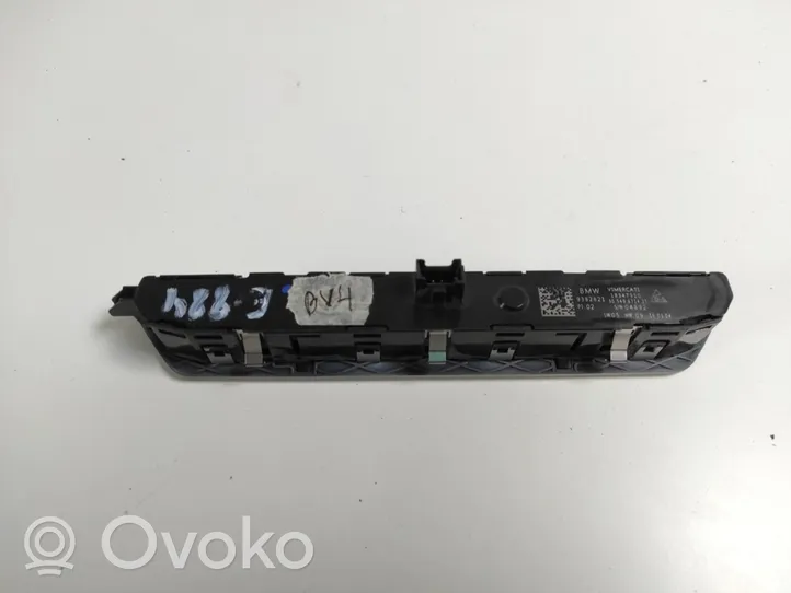 BMW 5 G30 G31 Interruttore di controllo del sedile 18347910