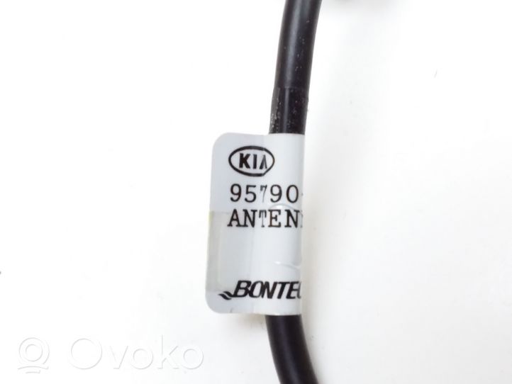 KIA Sorento Antena wewnętrzna 957903E940