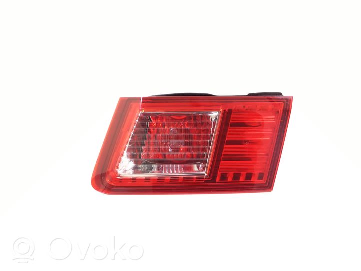 Honda Accord Lampy tylnej klapy bagażnika P7479R