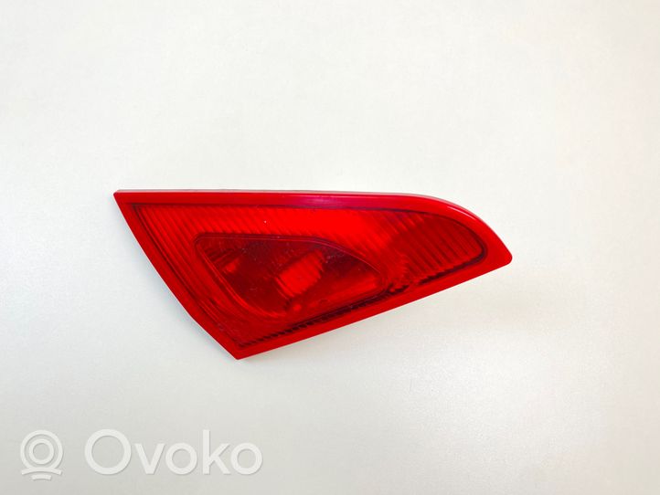 Mitsubishi Colt Lampy tylnej klapy bagażnika MN105623