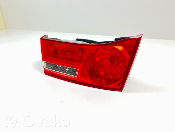 Honda Accord Lampy tylnej klapy bagażnika P8129R