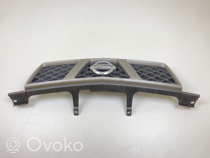 Nissan X-Trail T30 Grille calandre supérieure de pare-chocs avant 62310EO303