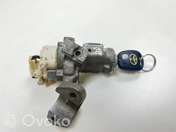 Toyota Corolla Verso E121 Ignition lock 45020336