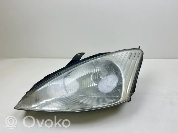 Ford Focus Phare frontale XS4X13006