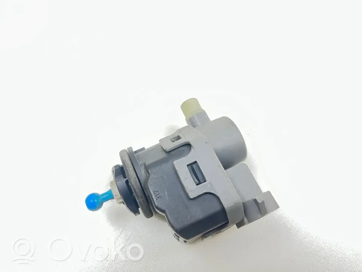 Nissan Qashqai Headlight level adjustment motor 7700420737