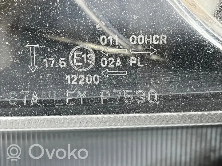 Honda Accord Lampa przednia P7530